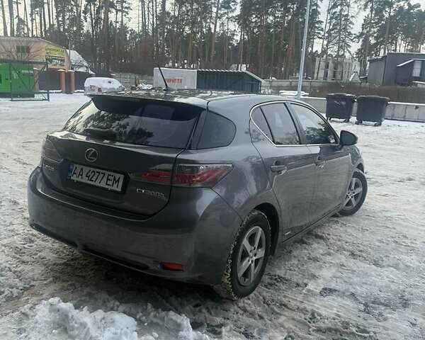 Лексус СТ, объемом двигателя 1.8 л и пробегом 270 тыс. км за 11340 $, фото 6 на Automoto.ua