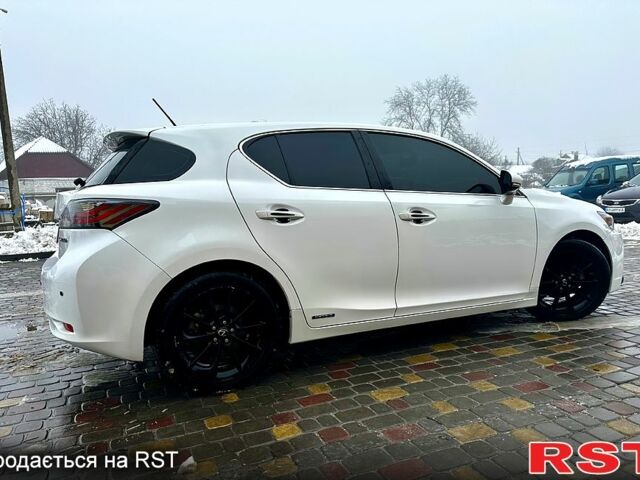 Лексус СТ, объемом двигателя 1.8 л и пробегом 302 тыс. км за 13200 $, фото 2 на Automoto.ua