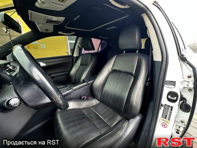 Лексус СТ, объемом двигателя 1.8 л и пробегом 302 тыс. км за 13200 $, фото 7 на Automoto.ua