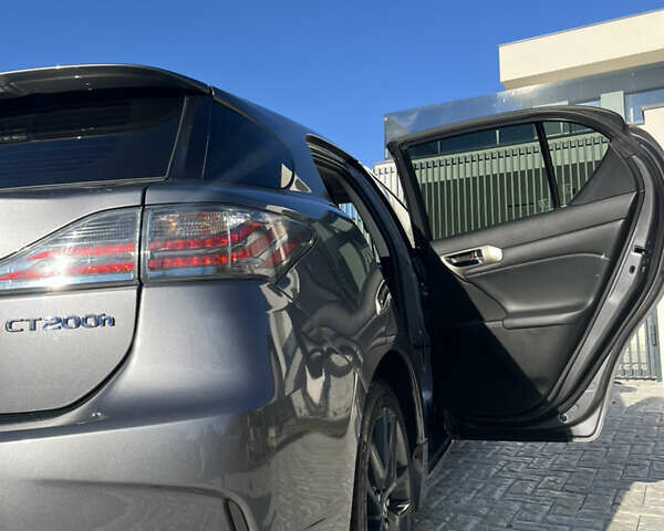 Лексус СТ, объемом двигателя 1.8 л и пробегом 64 тыс. км за 16500 $, фото 12 на Automoto.ua