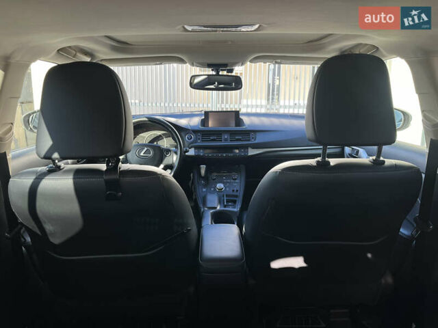 Лексус СТ, объемом двигателя 1.8 л и пробегом 64 тыс. км за 16500 $, фото 8 на Automoto.ua