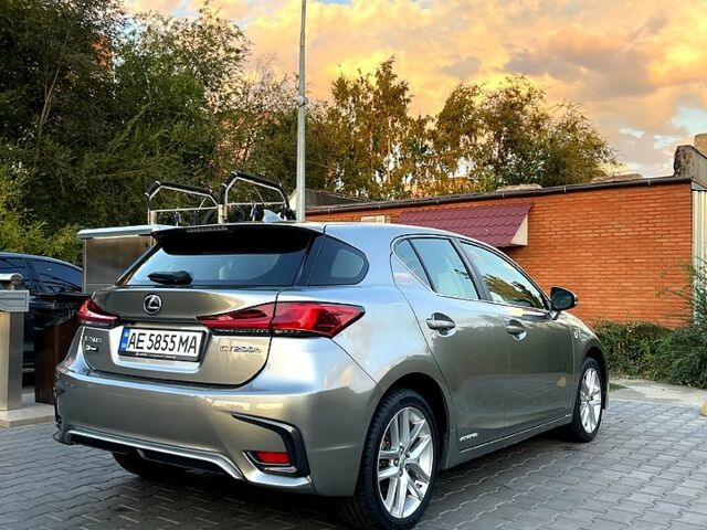 Лексус СТ, объемом двигателя 1.8 л и пробегом 111 тыс. км за 17000 $, фото 6 на Automoto.ua