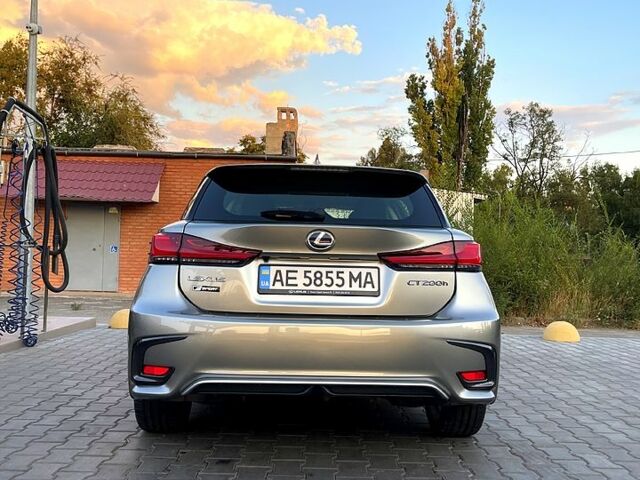 Лексус СТ, объемом двигателя 1.8 л и пробегом 111 тыс. км за 17000 $, фото 5 на Automoto.ua