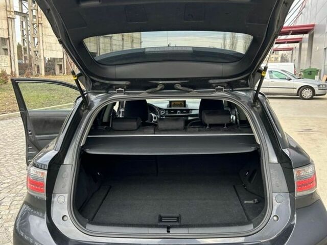 Сірий Лексус СТ, об'ємом двигуна 1.8 л та пробігом 210 тис. км за 7500 $, фото 5 на Automoto.ua
