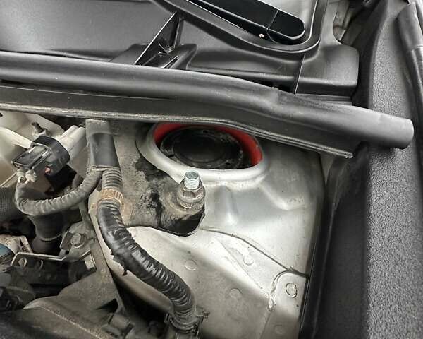 Серый Лексус СТ, объемом двигателя 1.8 л и пробегом 246 тыс. км за 10900 $, фото 36 на Automoto.ua