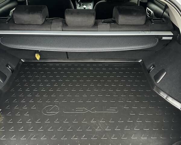 Серый Лексус СТ, объемом двигателя 1.8 л и пробегом 246 тыс. км за 10900 $, фото 13 на Automoto.ua