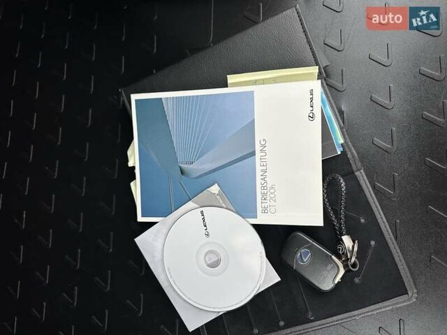 Серый Лексус СТ, объемом двигателя 1.8 л и пробегом 246 тыс. км за 10900 $, фото 31 на Automoto.ua