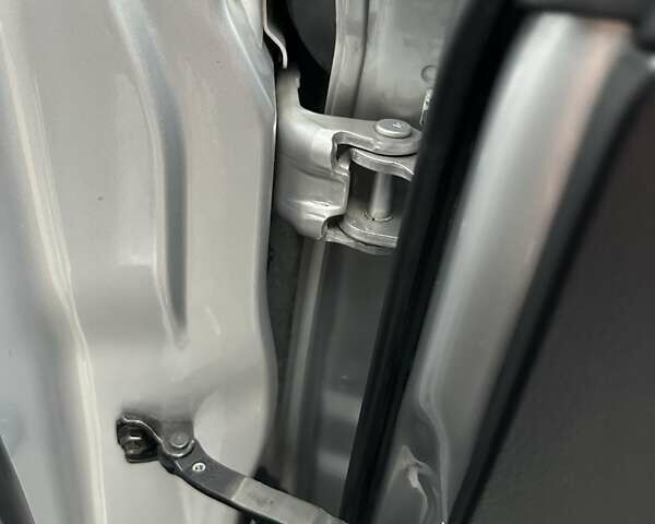 Серый Лексус СТ, объемом двигателя 1.8 л и пробегом 246 тыс. км за 10900 $, фото 29 на Automoto.ua