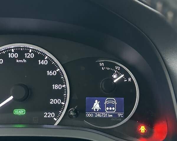 Серый Лексус СТ, объемом двигателя 1.8 л и пробегом 246 тыс. км за 10900 $, фото 22 на Automoto.ua