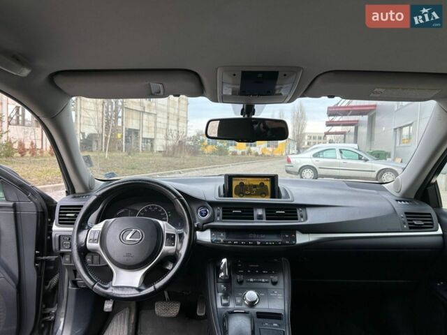 Серый Лексус СТ, объемом двигателя 1.8 л и пробегом 210 тыс. км за 7500 $, фото 4 на Automoto.ua