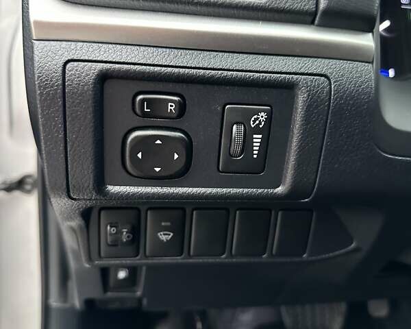 Серый Лексус СТ, объемом двигателя 1.8 л и пробегом 246 тыс. км за 10900 $, фото 44 на Automoto.ua