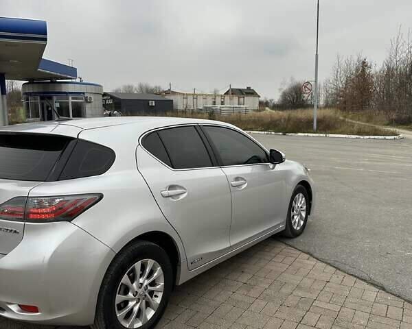 Серый Лексус СТ, объемом двигателя 1.8 л и пробегом 246 тыс. км за 10900 $, фото 6 на Automoto.ua