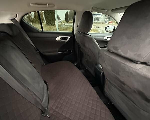 Серый Лексус СТ, объемом двигателя 1.8 л и пробегом 246 тыс. км за 10900 $, фото 17 на Automoto.ua