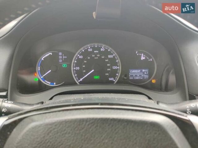 Серый Лексус СТ, объемом двигателя 1.8 л и пробегом 200 тыс. км за 11000 $, фото 4 на Automoto.ua