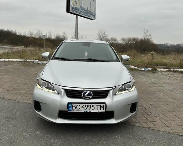 Серый Лексус СТ, объемом двигателя 1.8 л и пробегом 246 тыс. км за 10900 $, фото 2 на Automoto.ua