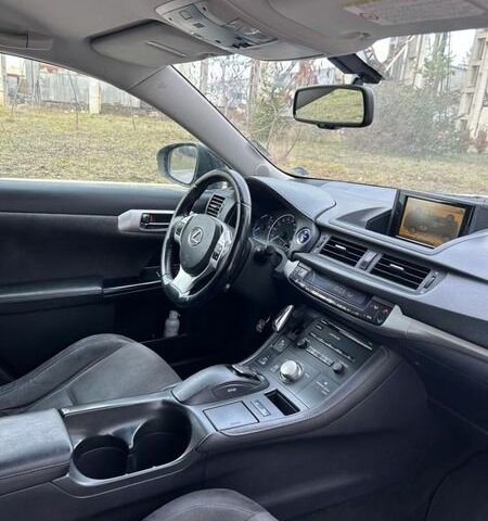 Серый Лексус СТ, объемом двигателя 1.8 л и пробегом 210 тыс. км за 7500 $, фото 3 на Automoto.ua