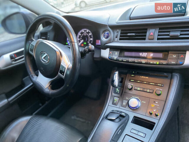 Сірий Лексус СТ, об'ємом двигуна 1.8 л та пробігом 285 тис. км за 11800 $, фото 24 на Automoto.ua