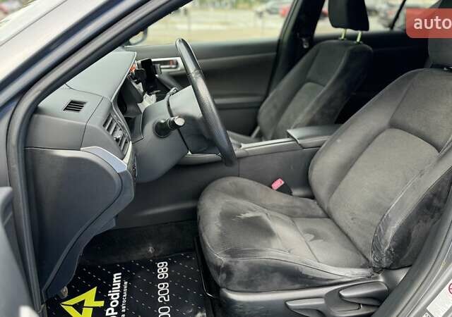 Серый Лексус СТ, объемом двигателя 1.8 л и пробегом 125 тыс. км за 12500 $, фото 16 на Automoto.ua