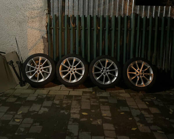 Серый Лексус СТ, объемом двигателя 1.8 л и пробегом 285 тыс. км за 11300 $, фото 7 на Automoto.ua