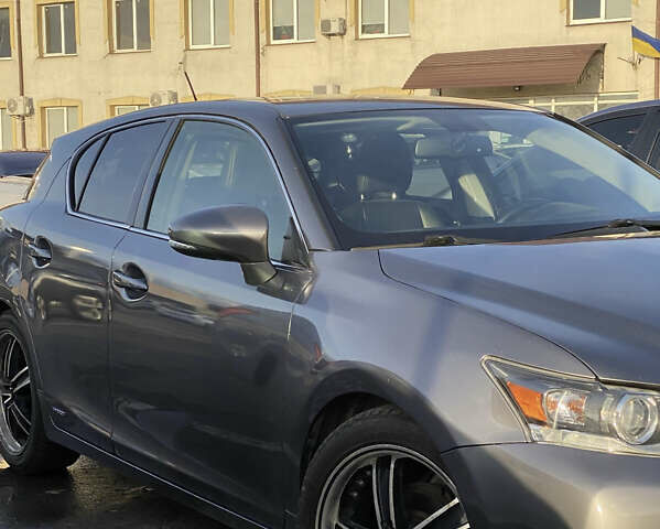 Серый Лексус СТ, объемом двигателя 1.8 л и пробегом 285 тыс. км за 11300 $, фото 4 на Automoto.ua