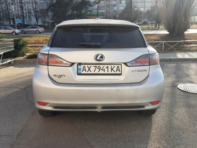 Сірий Лексус СТ, об'ємом двигуна 1.8 л та пробігом 185 тис. км за 13000 $, фото 2 на Automoto.ua