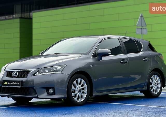 Серый Лексус СТ, объемом двигателя 1.8 л и пробегом 125 тыс. км за 12500 $, фото 3 на Automoto.ua