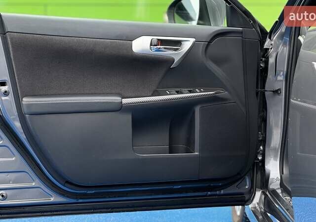 Серый Лексус СТ, объемом двигателя 1.8 л и пробегом 125 тыс. км за 12500 $, фото 12 на Automoto.ua