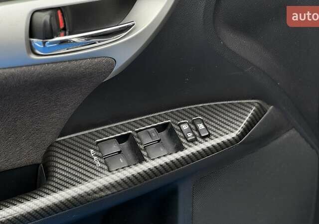 Серый Лексус СТ, объемом двигателя 1.8 л и пробегом 125 тыс. км за 12500 $, фото 13 на Automoto.ua