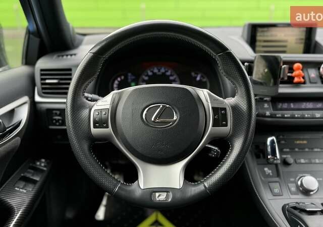 Серый Лексус СТ, объемом двигателя 1.8 л и пробегом 125 тыс. км за 12500 $, фото 25 на Automoto.ua