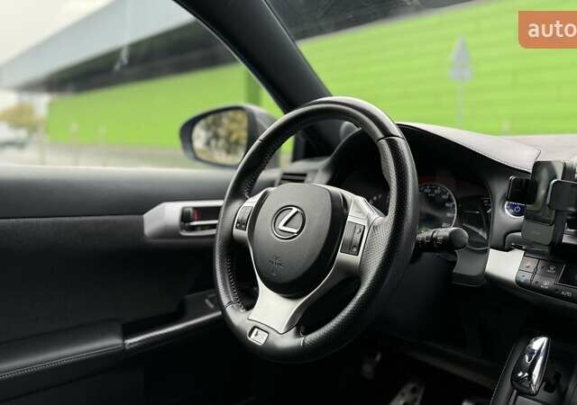 Серый Лексус СТ, объемом двигателя 1.8 л и пробегом 125 тыс. км за 12500 $, фото 22 на Automoto.ua