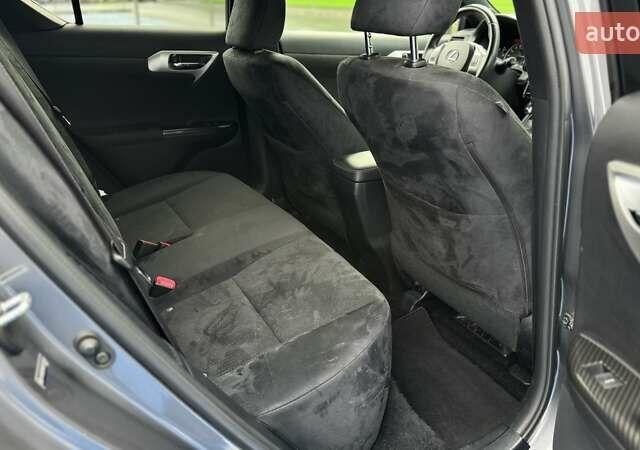 Серый Лексус СТ, объемом двигателя 1.8 л и пробегом 125 тыс. км за 12500 $, фото 18 на Automoto.ua