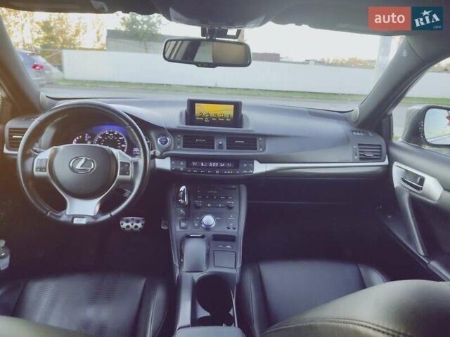 Серый Лексус СТ, объемом двигателя 1.8 л и пробегом 176 тыс. км за 12600 $, фото 5 на Automoto.ua