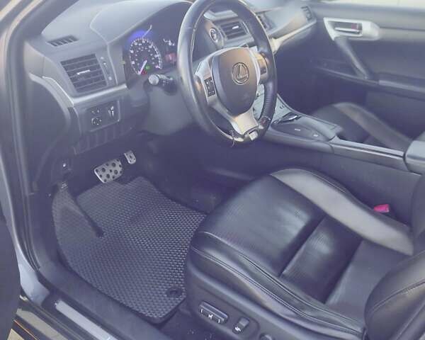 Серый Лексус СТ, объемом двигателя 1.8 л и пробегом 176 тыс. км за 12600 $, фото 6 на Automoto.ua