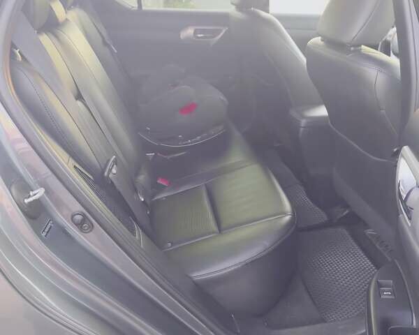 Серый Лексус СТ, объемом двигателя 1.8 л и пробегом 176 тыс. км за 12600 $, фото 8 на Automoto.ua