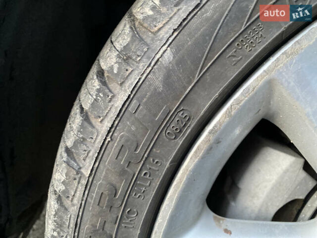 Сірий Лексус СТ, об'ємом двигуна 1.8 л та пробігом 285 тис. км за 11800 $, фото 34 на Automoto.ua