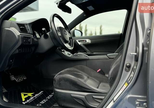 Серый Лексус СТ, объемом двигателя 1.8 л и пробегом 125 тыс. км за 12500 $, фото 14 на Automoto.ua