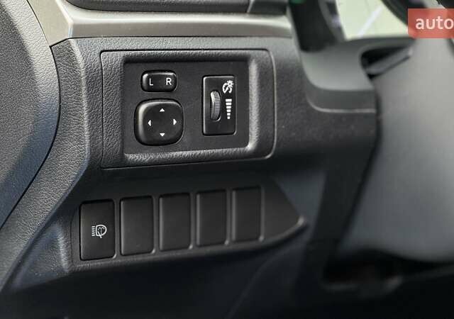 Серый Лексус СТ, объемом двигателя 1.8 л и пробегом 125 тыс. км за 12500 $, фото 33 на Automoto.ua