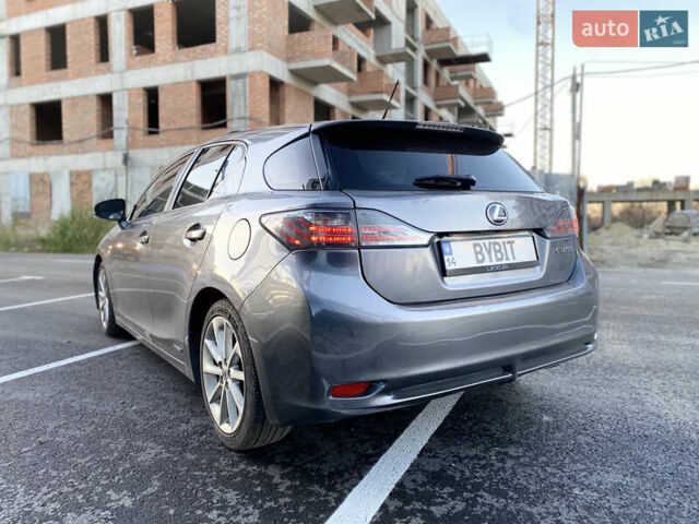 Сірий Лексус СТ, об'ємом двигуна 1.8 л та пробігом 285 тис. км за 11800 $, фото 9 на Automoto.ua