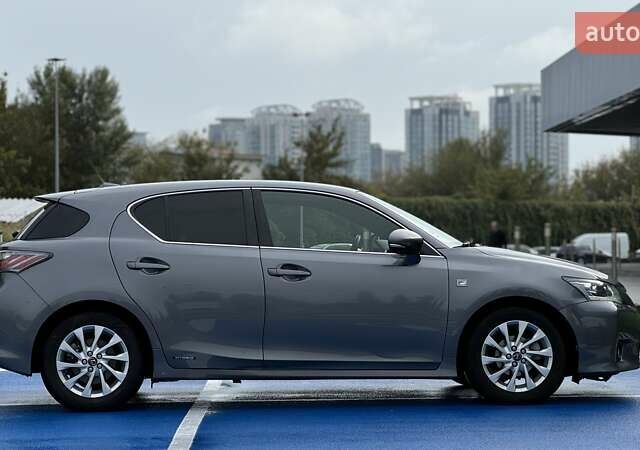 Серый Лексус СТ, объемом двигателя 1.8 л и пробегом 125 тыс. км за 12500 $, фото 8 на Automoto.ua