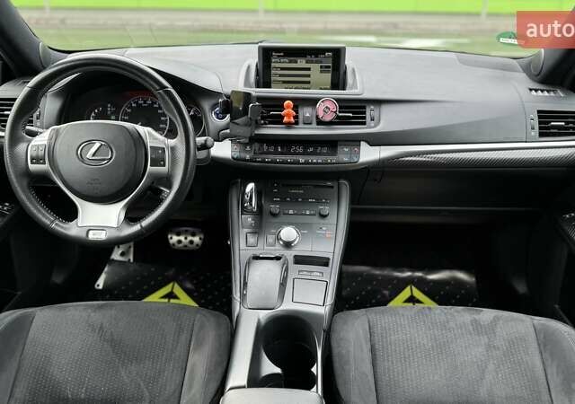 Серый Лексус СТ, объемом двигателя 1.8 л и пробегом 125 тыс. км за 12500 $, фото 23 на Automoto.ua