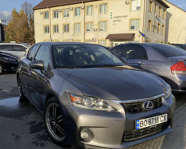Серый Лексус СТ, объемом двигателя 1.8 л и пробегом 285 тыс. км за 11300 $, фото 1 на Automoto.ua