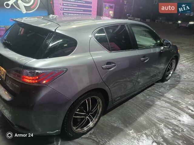 Лексус СТ 2012 в Львове на Automoto.ua Серый Лексус СТ, объемом двигателя 1.8 л и пробегом 285 тыс. км за 10500 $, фото 8 на Automoto.ua