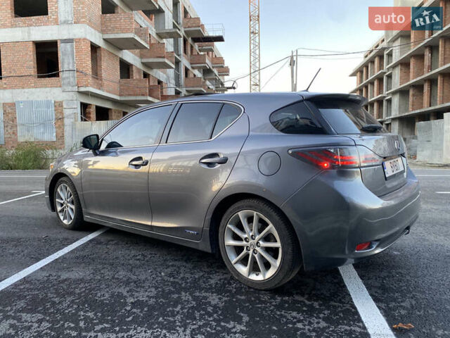 Сірий Лексус СТ, об'ємом двигуна 1.8 л та пробігом 285 тис. км за 11800 $, фото 8 на Automoto.ua