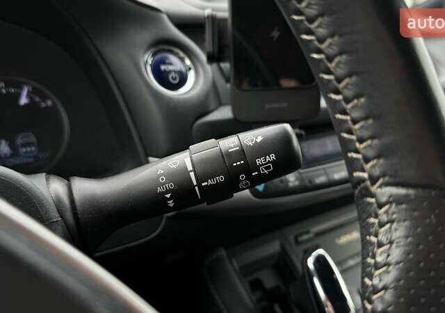 Серый Лексус СТ, объемом двигателя 1.8 л и пробегом 125 тыс. км за 12500 $, фото 29 на Automoto.ua