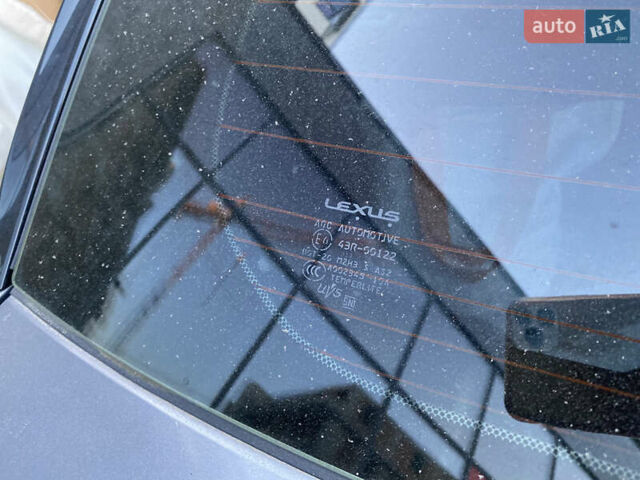 Сірий Лексус СТ, об'ємом двигуна 1.8 л та пробігом 285 тис. км за 11800 $, фото 19 на Automoto.ua