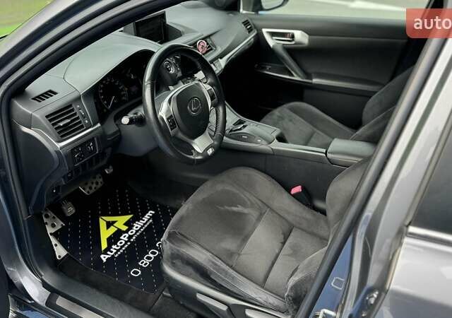 Серый Лексус СТ, объемом двигателя 1.8 л и пробегом 125 тыс. км за 12500 $, фото 15 на Automoto.ua