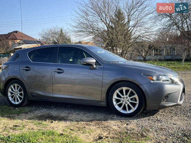 Серый Лексус СТ, объемом двигателя 1.8 л и пробегом 150 тыс. км за 15200 $, фото 7 на Automoto.ua