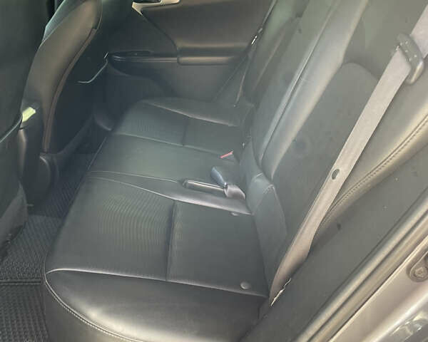 Серый Лексус СТ, объемом двигателя 1.8 л и пробегом 150 тыс. км за 15200 $, фото 51 на Automoto.ua