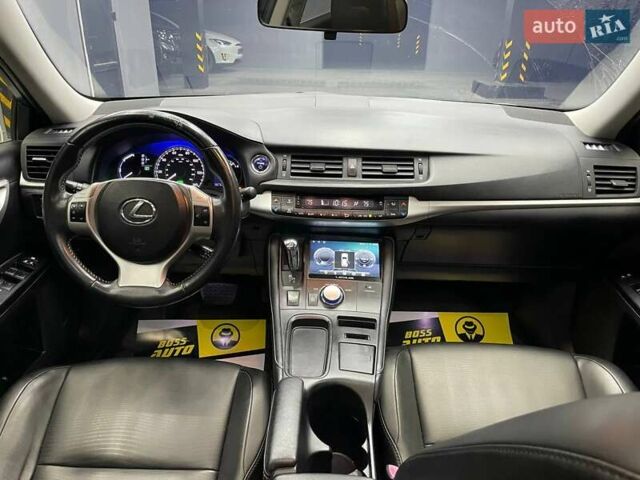 Серый Лексус СТ, объемом двигателя 1.8 л и пробегом 176 тыс. км за 13000 $, фото 15 на Automoto.ua