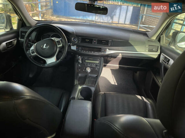 Серый Лексус СТ, объемом двигателя 1.8 л и пробегом 150 тыс. км за 15200 $, фото 43 на Automoto.ua